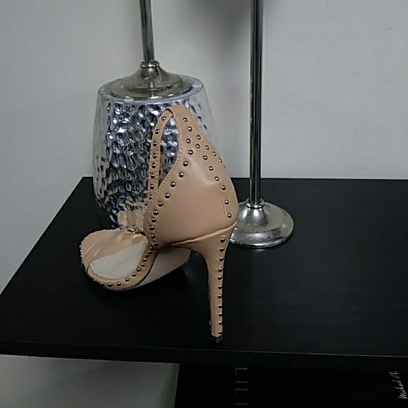 Stiletto heels - Picture 2 of 3